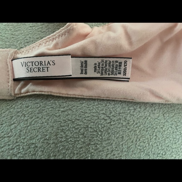 Light pink, lace t shirt bra, 32DD Victoria’s Secret - Picture 3 of 5